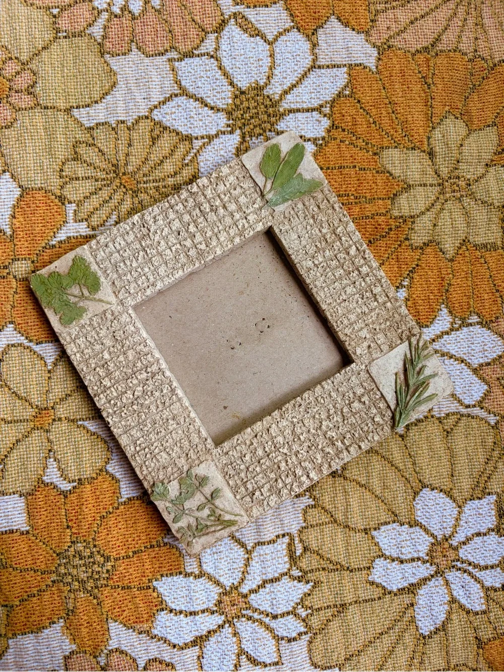 🌿🏺✨ Vintage 90s Raised Herb Botanical Mini Frame ✨🏺🌿